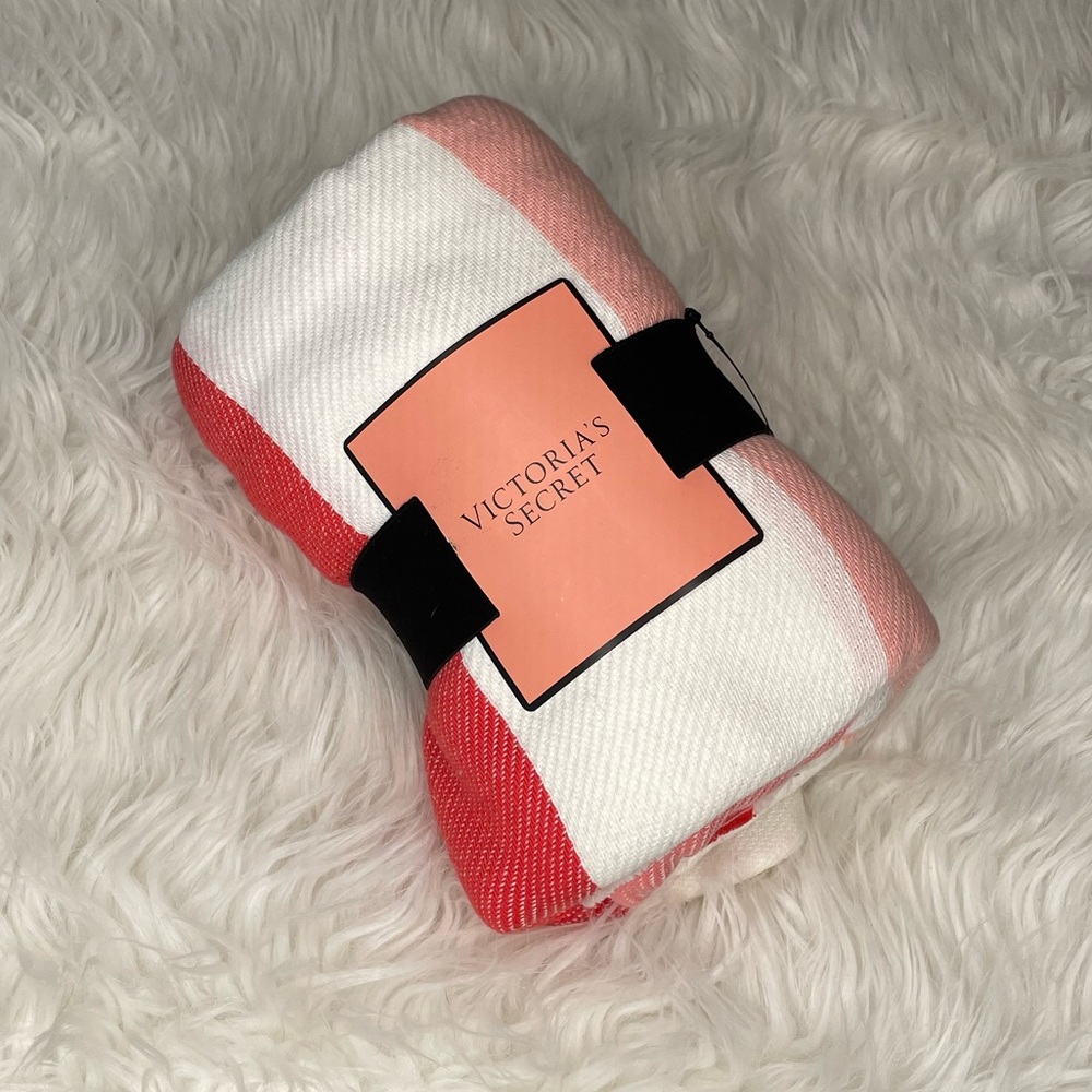 VS Beach/Throw Blanket